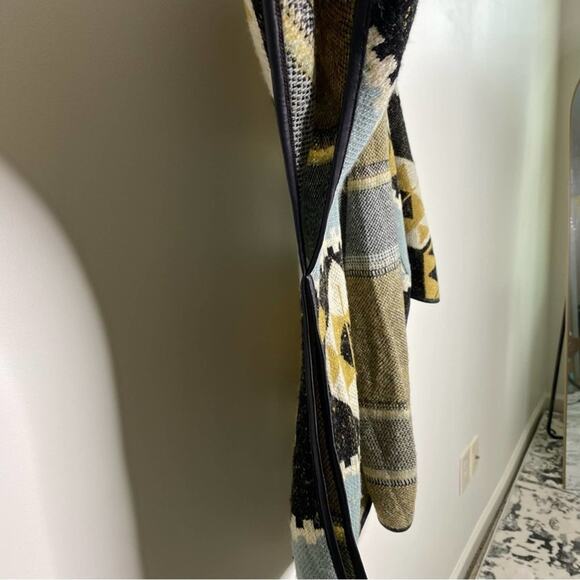 H&M | Southwest Aztec Print Long Poncho Cardigan - Picture 6 of 8